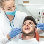 Zaradi vnetja dlesni najpogosteje obiščemo zobarja