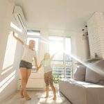 Kako pravilno uporabljati klimatske naprave v ekstremni vročini? klimatsko-napravo-vklopite-zjutraj